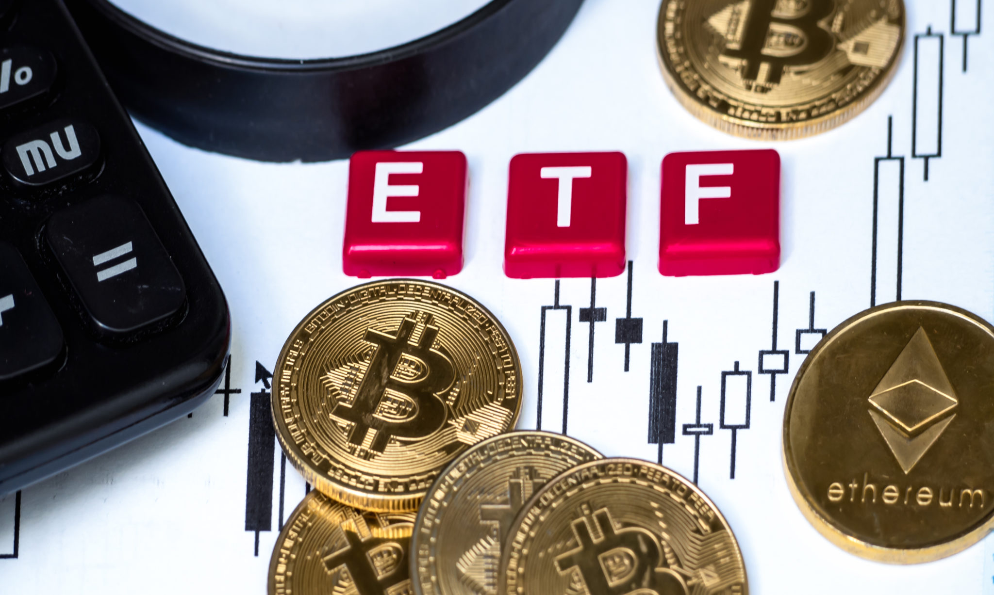 Что такое спотовый биткоин etf. Биткоин-ETF. Биткойн ЕТФ. BTC ETF. Канада биткоин.